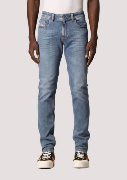 Jean pour homme Diesel dans l'Ouest Lyonnais