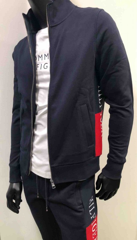 Vêtements de sport homme à Lyon de Marque pas cher