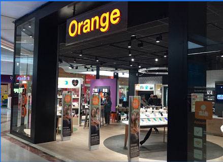 Achat de smartphone à la boutique Orange dans carrefour Ecully Grand Ouest Ecully ORANGE